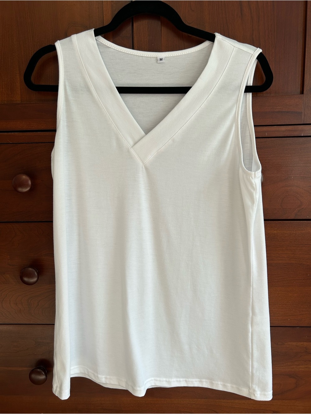 Women's White V-Neck Sleeveless Tank Top